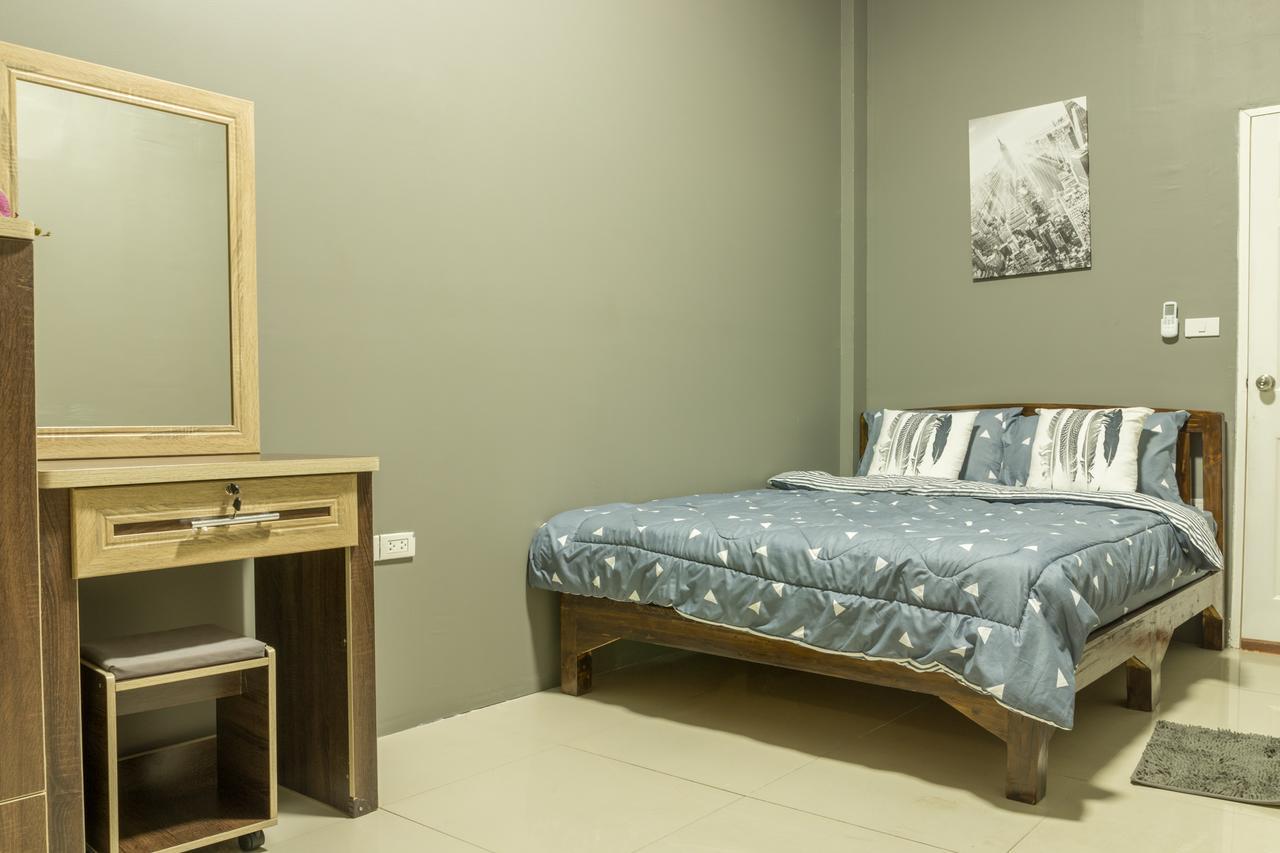 Iris Hostel Chiang Mai Extérieur photo