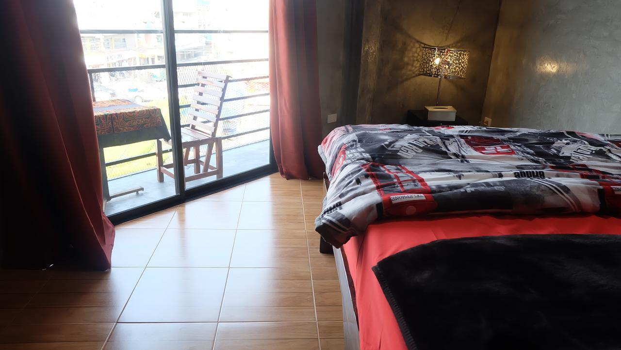 Iris Hostel Chiang Mai Extérieur photo