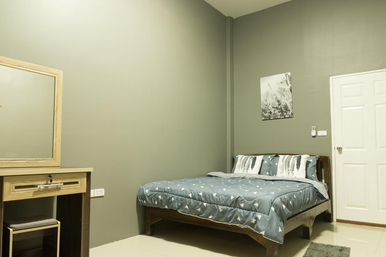 Iris Hostel Chiang Mai Extérieur photo